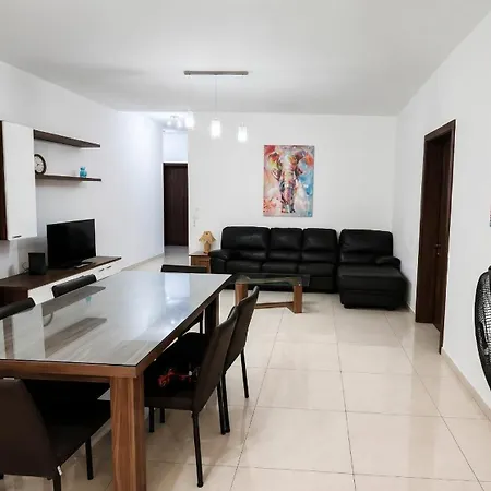Διαμέρισμα Spacious And Cozzy Flat- Ac's In The Bedrooms C2